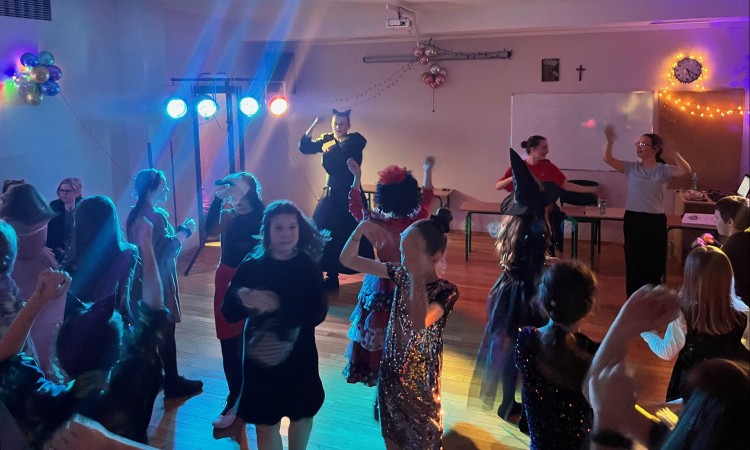 Bal karnawałowy klas 4 i 5