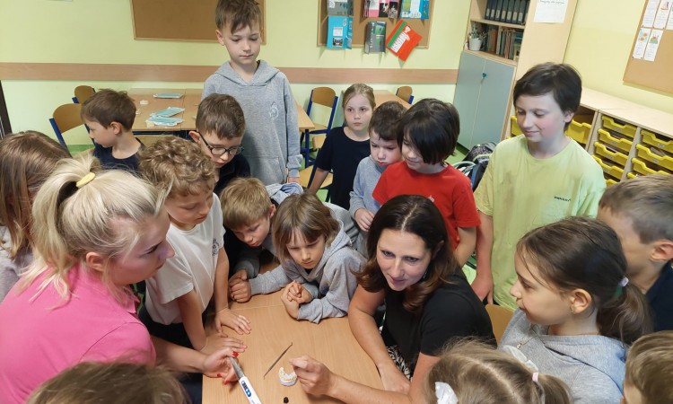 Warsztaty dentystyczne w klasie 1b
